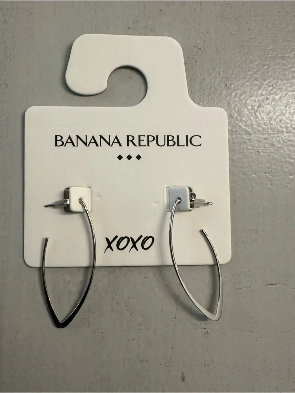 Banana Republic XOXO Women's Silver Oval hoop Post Closure Earrings NWT